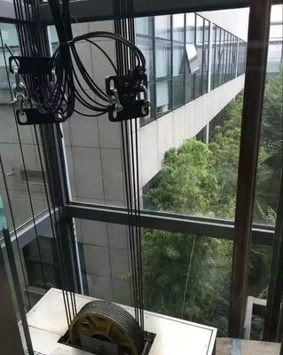电梯真的会坠落吗？揭秘电梯安装背后的安全机制